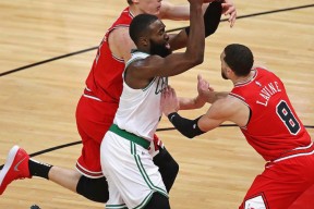 爱游戏-Scout在篮网比赛中回归赛场，大胜引发热议！的简单介绍