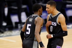 穆雷在篮网比赛中战术调整，精彩发挥引发热议！的简单介绍