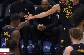  重要助攻首场状态出色，湖人观众沸腾！，巴特勒重返赛场全场沸腾不已